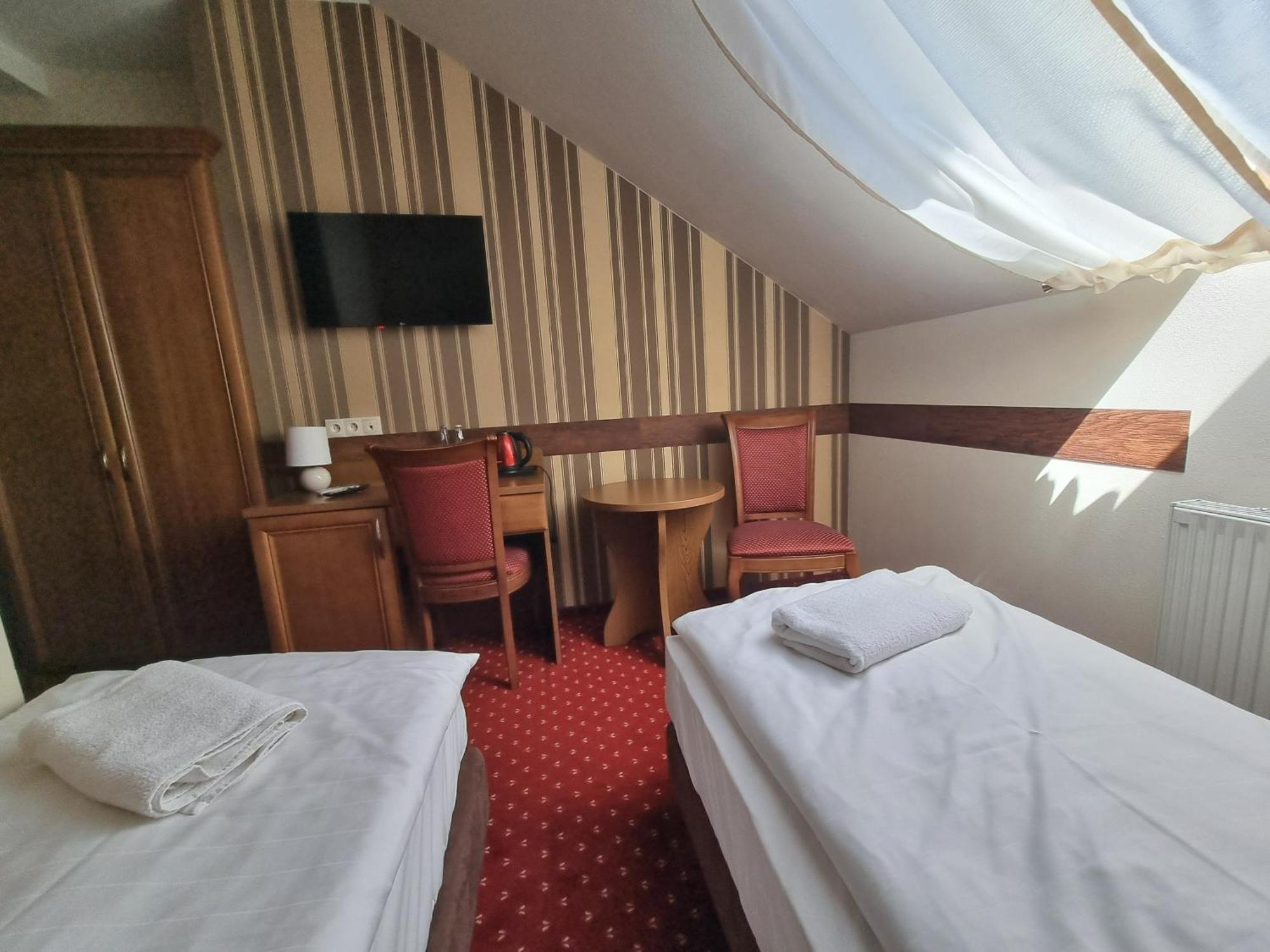 Palac Lucja Bb Zakrzów Exteriér fotografie
