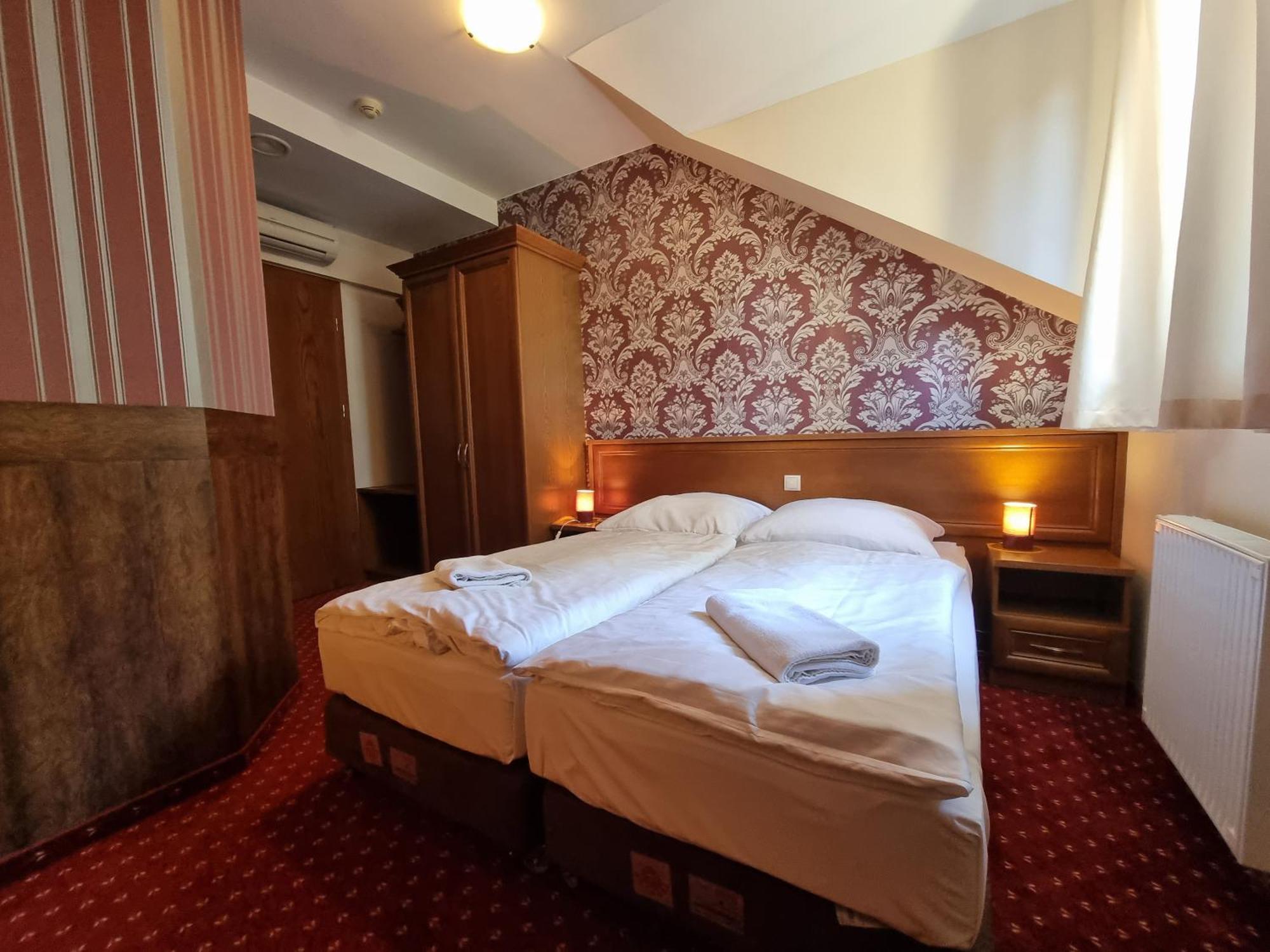 Palac Lucja Bb Zakrzów Exteriér fotografie