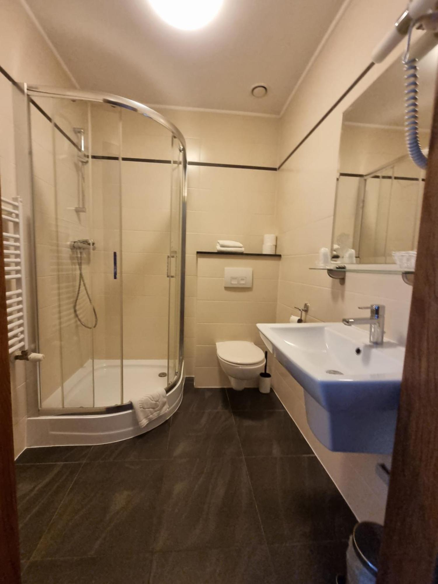 Palac Lucja Bb Zakrzów Exteriér fotografie