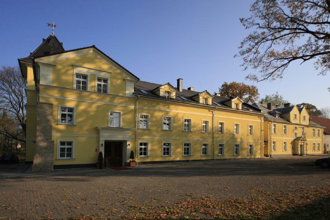Palac Lucja Bb Zakrzów Exteriér fotografie
